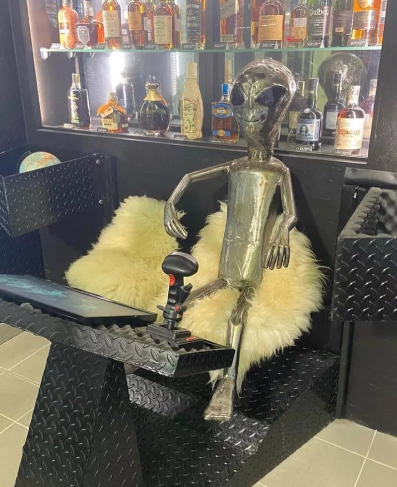 Alien Store