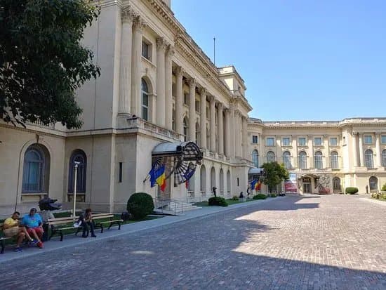Palatul Regal/Royal Palace
