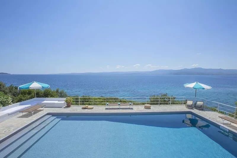 Seafront Villa with Stunning views