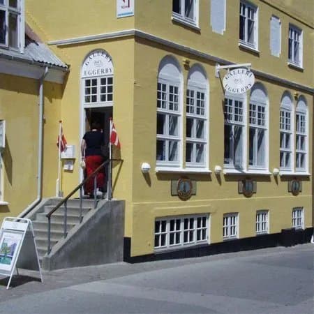 Gallery Uggerby