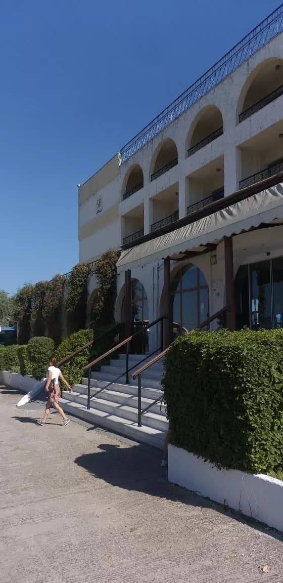 Silver Bay Hotel