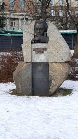 Monument to Mikhail Tal