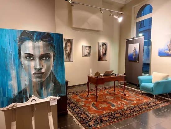 B - Art Gallery