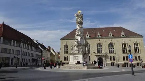 Szentharomsag Column