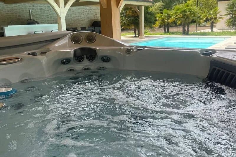 Luxurious longère villa, SPA pool between Montfort l'Amaury and Rambouillet