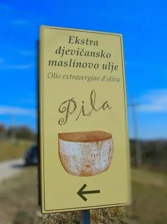 Extra Virgin Olive Oil Pila - OPG Gardos Eleonora