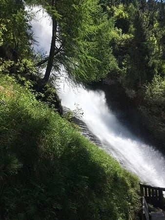 Wasserfall In Surlej (Ova da Surlej)