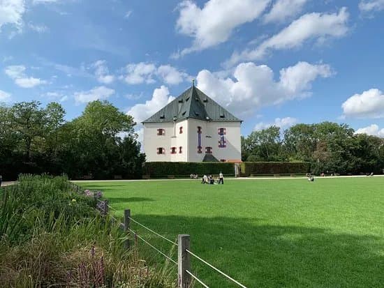 Letohradek Hvezda (Star Villa)