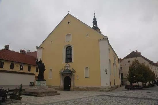Grgur Ninski Statue