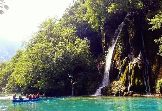 Rafting River Tara