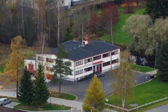 Iisakki Jarvenpaa - Tehtaanmyymala