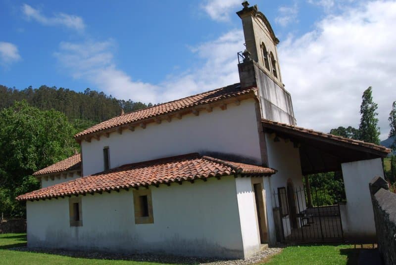 Iglesia De San Salvador De Fuentes