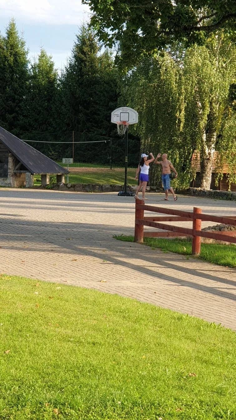 Turima centrs Ezernieki