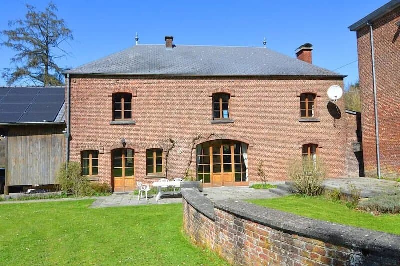 Modern Cottage in Barvaux-Condroz Amidst Meadows