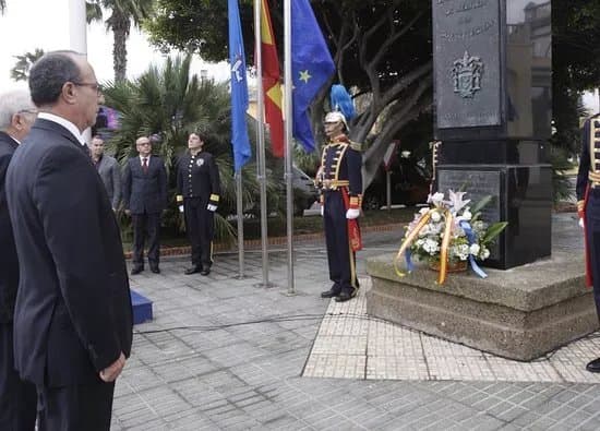 Monolito de la Constitucion Espanola