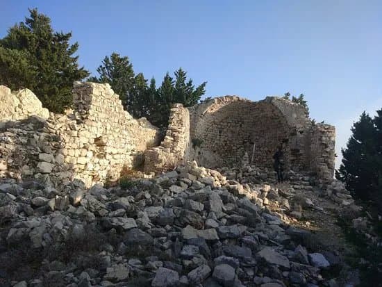 The Early-Byzantine Fortification of Sv. Kuzma and Sv. Damjan