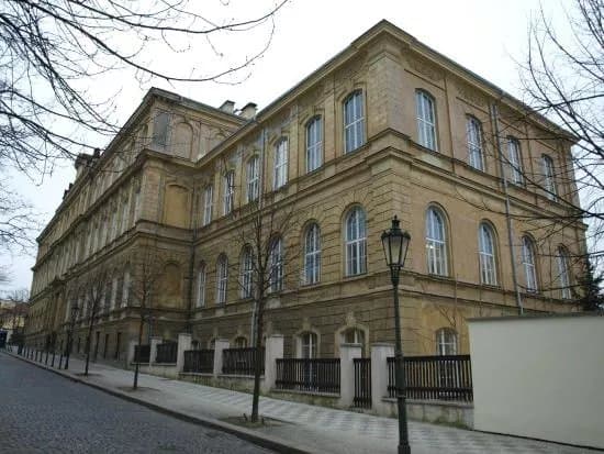 Hrdlickovo muzeum cloveka PrF UK