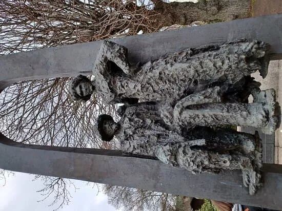 Raina & Aspazija Monument