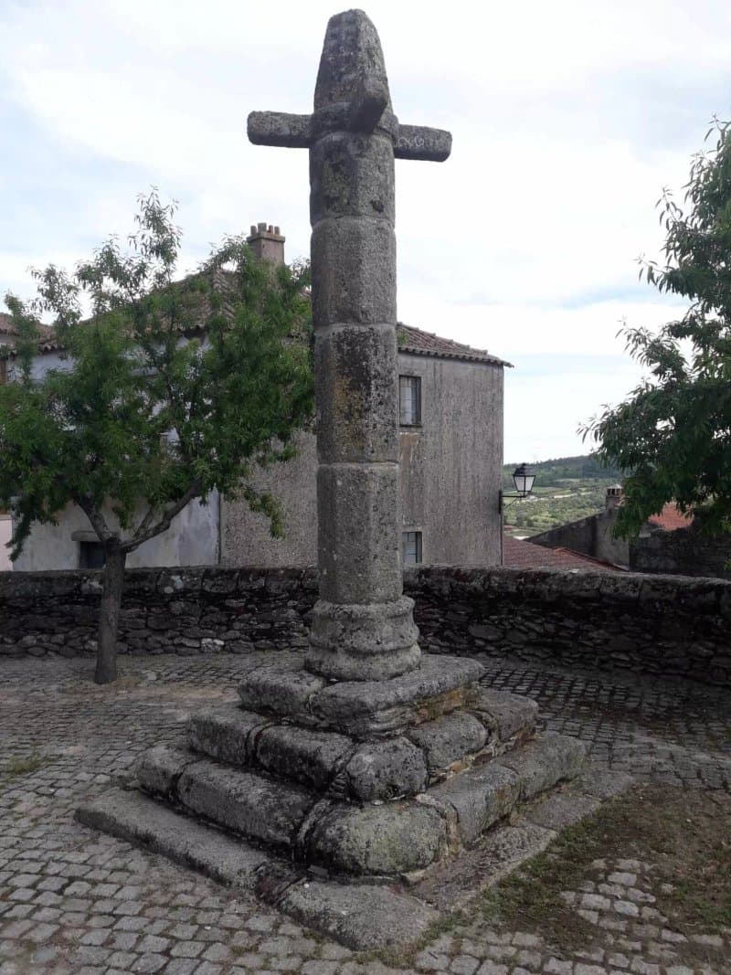 Pelourinho De Mogadouro