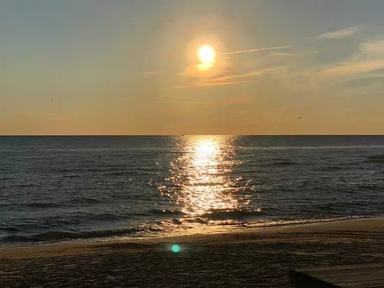 Melnrage Beach