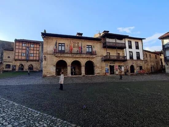 Casco Historico De Santillana Del Mar