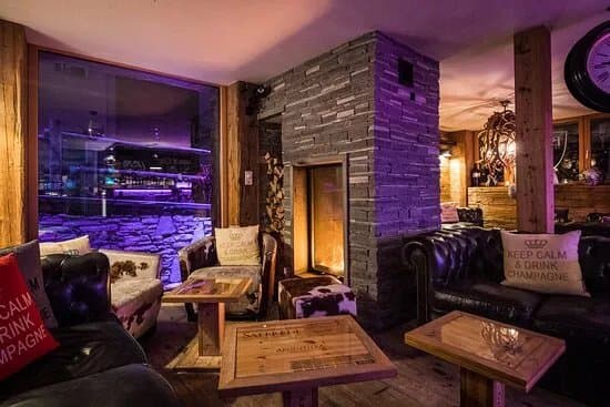 Bar 55