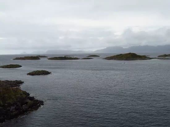 Henningsvaerbrua