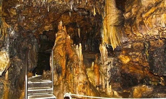 Cueva De Los Enebralejos