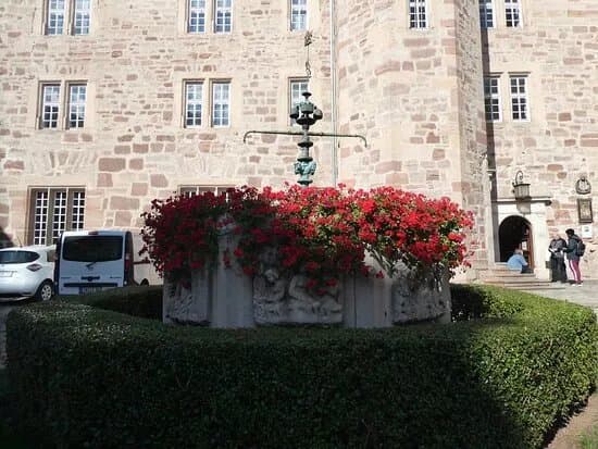 Marchenbrunnen Mit Frau Holle