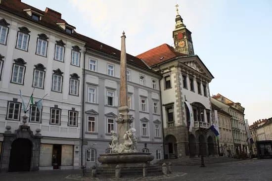 Old Square (Stari trg)