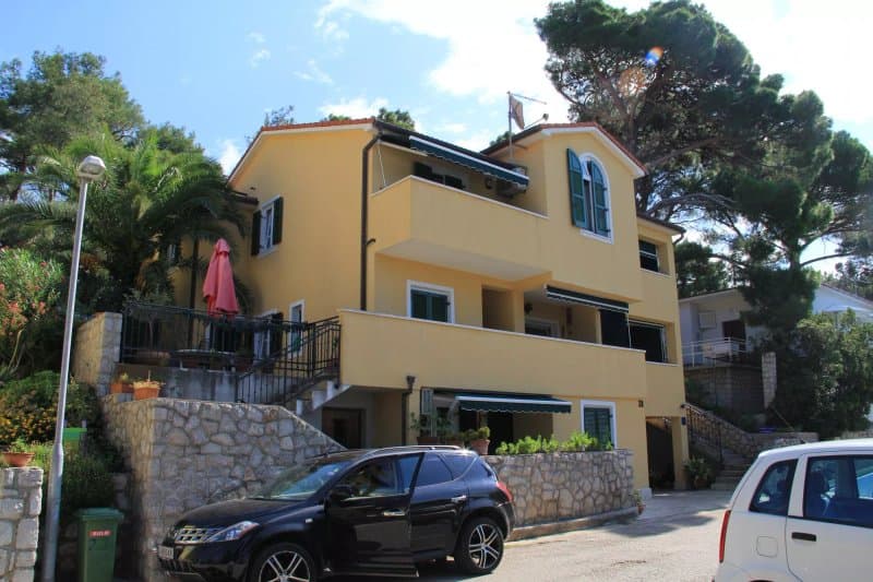 Apartments & Suites Atila