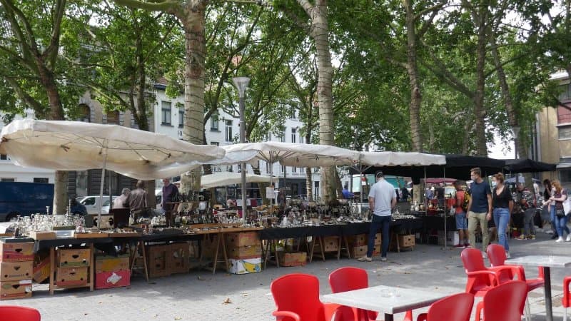 Sunday Flea Market
