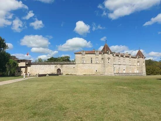 Chateau de Cazeneuve