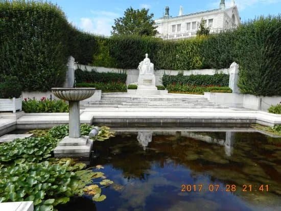 Monument to Empress Elisabeth