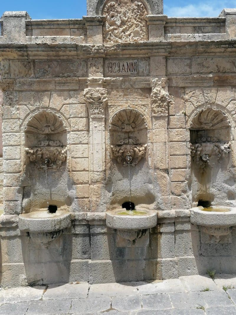 Fontana – abbeveratoio “Madre di Dio”