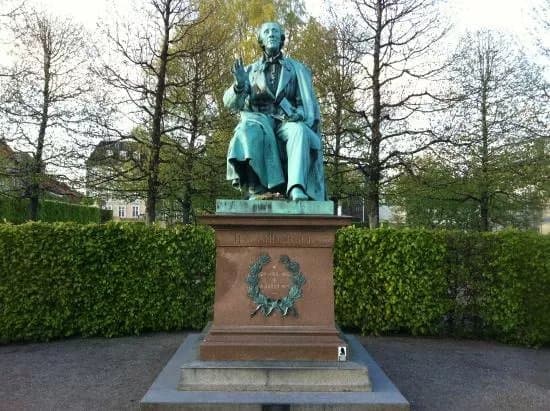 H.C. Andersen Statue