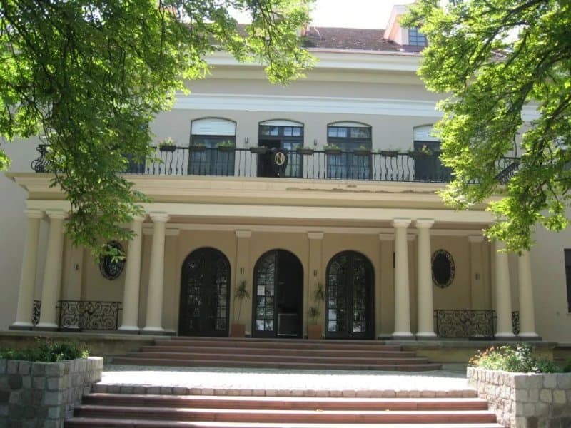 Kastel Banaterra