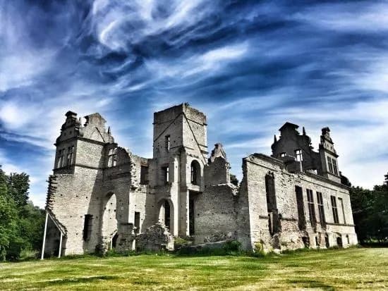 Ungru Manor