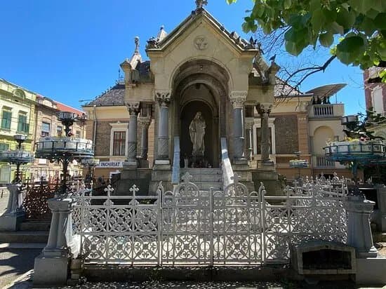 Monument to Virgin Mary