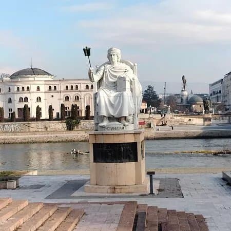 Iustinianus Primus Monument
