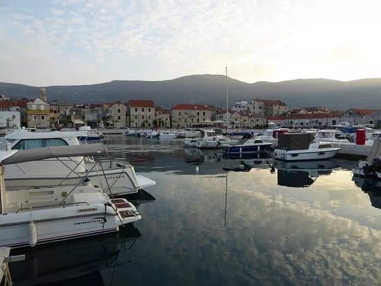 Kastel Stari Harbour