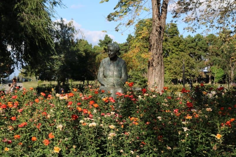 Monument to Desanka Maksimovic