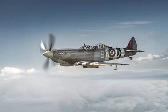 Fly a Spitfire - Biggin Hill Heritage Hangar