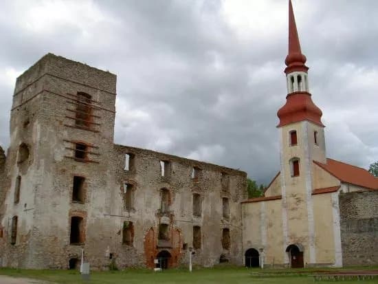 Poltsamaa Castle