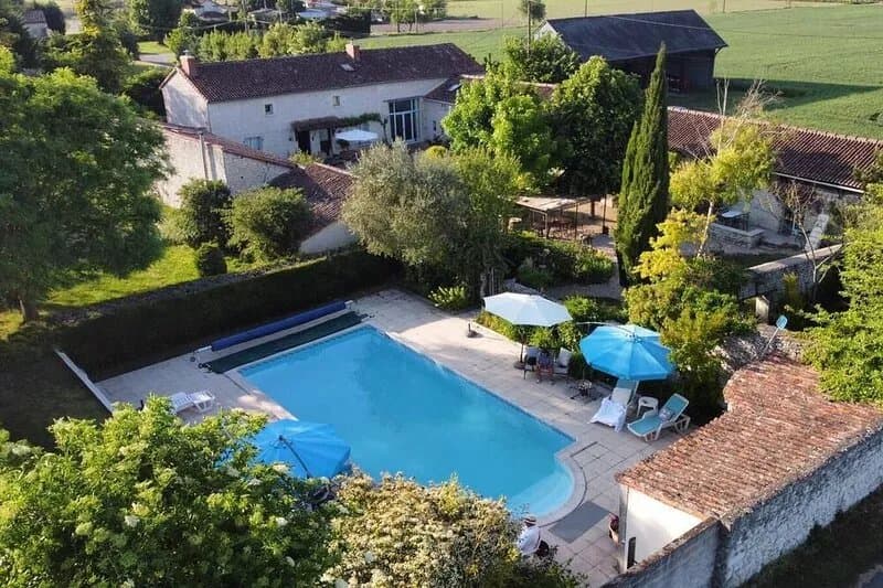 French Gem: Rustic Cottage, Poolside Bliss
