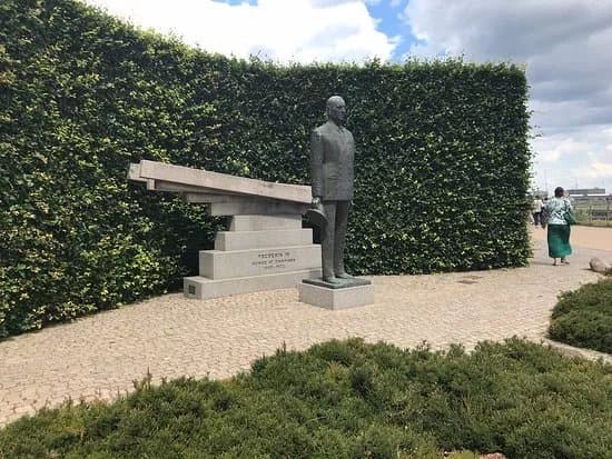 Danish King Frederik IX Statue