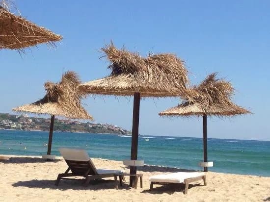 Kavatsite Beach