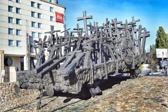 Monument to the Fallen and Murdered in the East