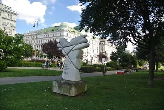 Rudolf Moratti Sculpture