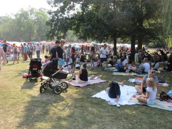 Flea Market at Fehrbelliner Platz